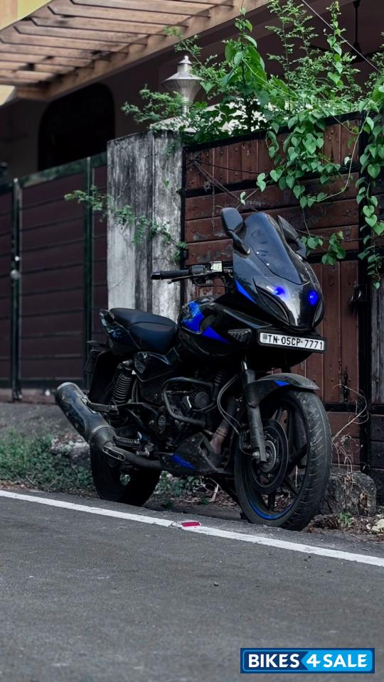 Bajaj Pulsar 220 DTSFi