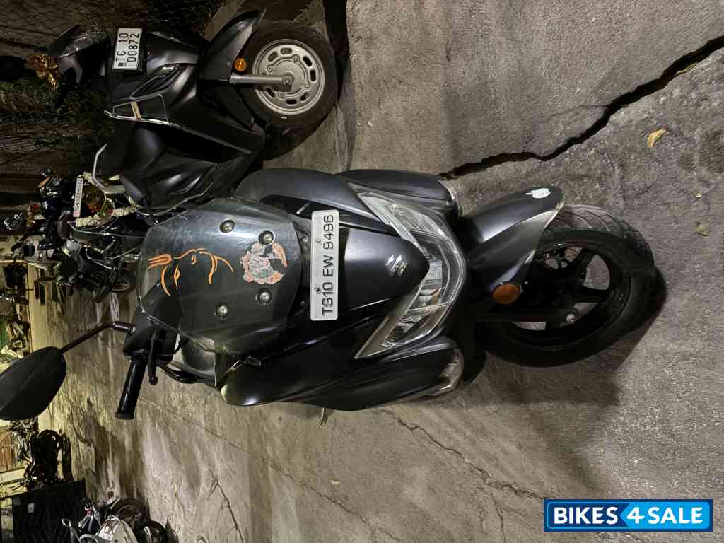 Black Suzuki Burgman Street