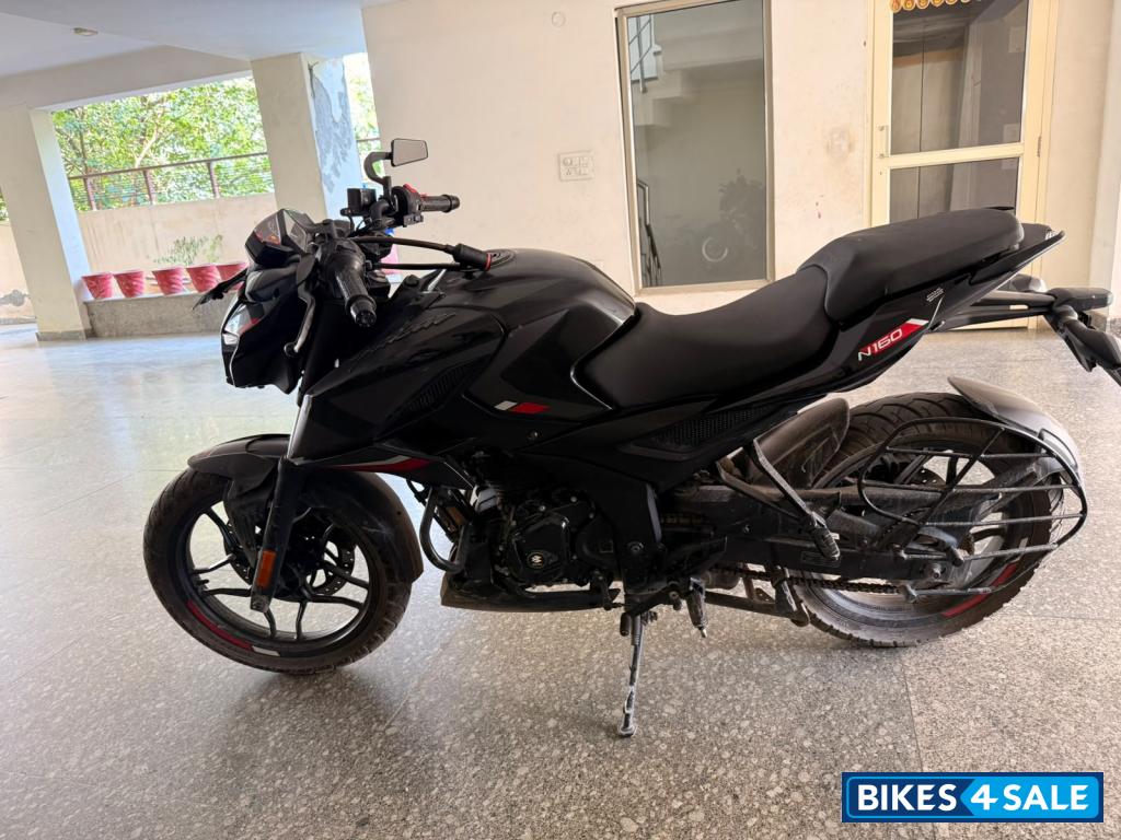 Black Bajaj Pulsar N160 Dual Channel ABS