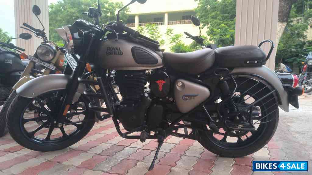 Gun Metal Grey Royal Enfield Classic Gunmetal Grey