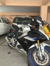 Silver And Black Yamaha R15M