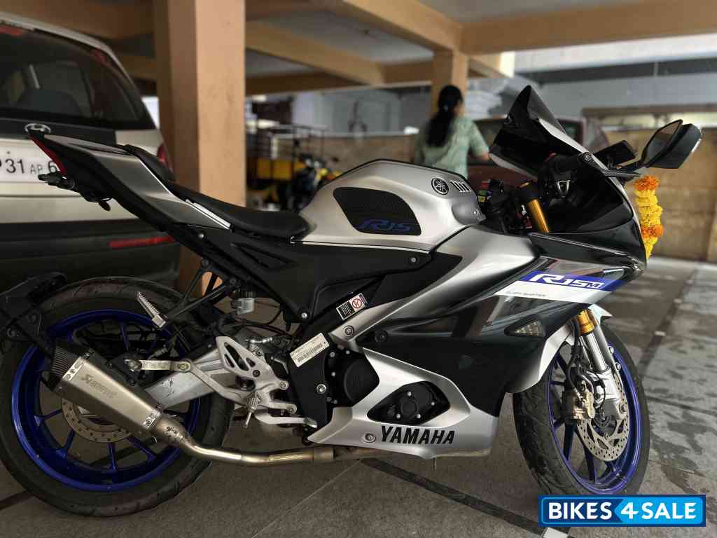 Silver And Black Yamaha R15M Silver And Black Yamaha R15M