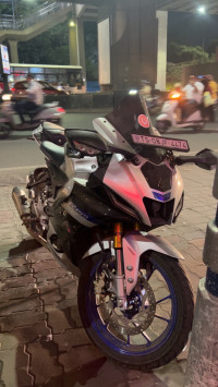 Silver And Black Yamaha R15M