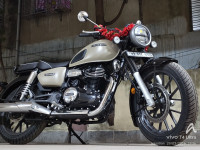 Dune Brown Honda CB350 DLX