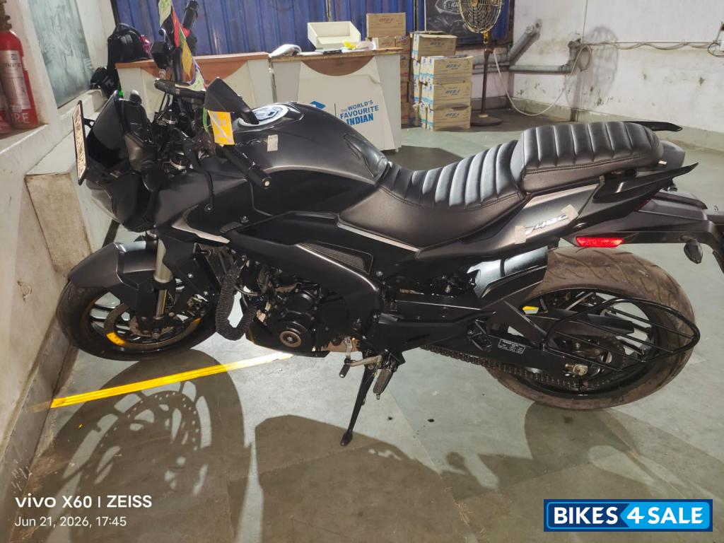 Zed Black Bajaj Dominar 400 ABS BS6