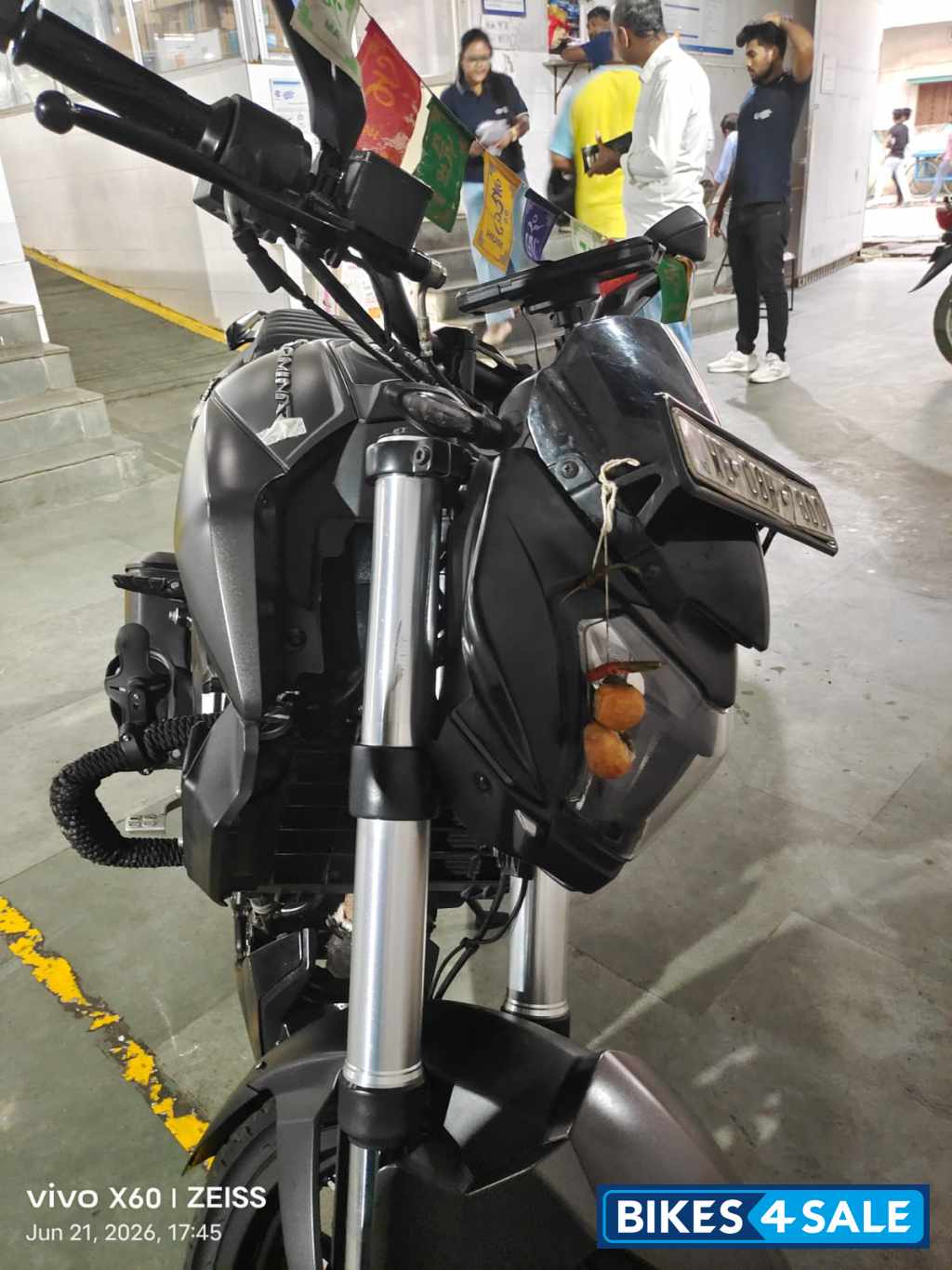 Zed Black Bajaj Dominar 400 ABS BS6