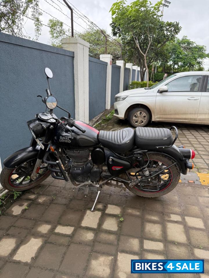 Black Royal Enfield Classic 350