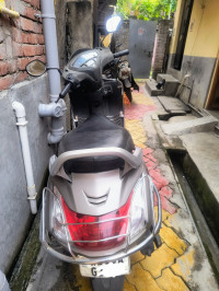 Off-white Honda Activa 5G