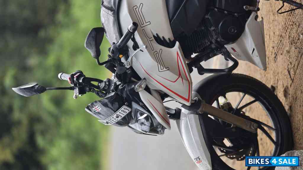 TVS Apache RTR 200 4V ABS