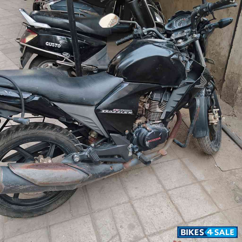 Black Honda Unicorn Dazzler