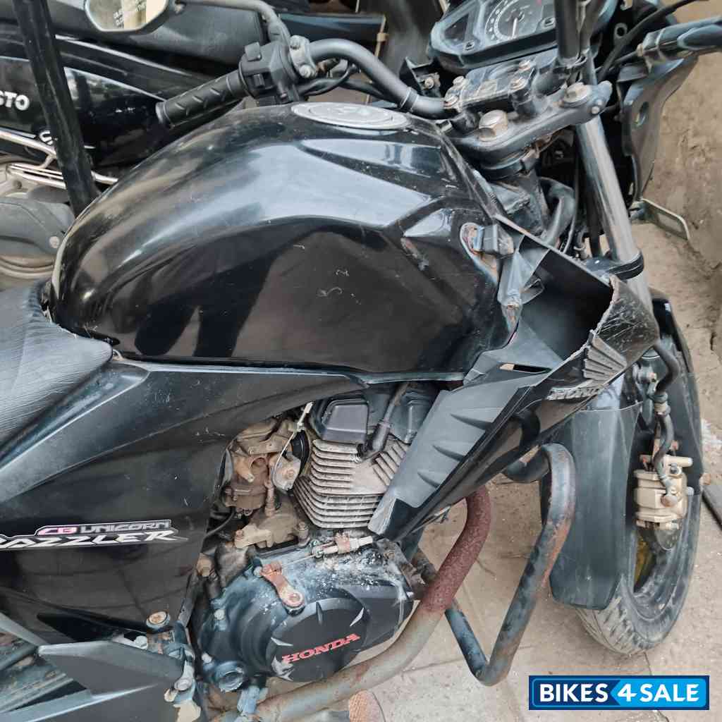 Black Honda Unicorn Dazzler
