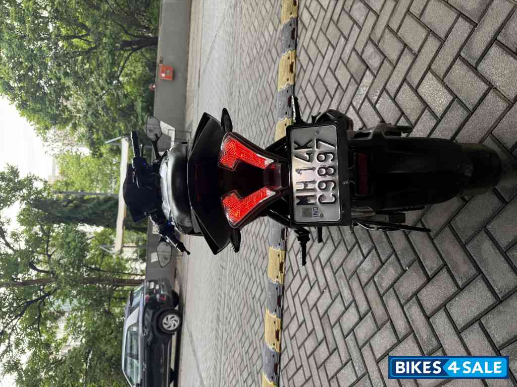 Black Bajaj Pulsar RS 200 Black Bajaj Pulsar RS 200