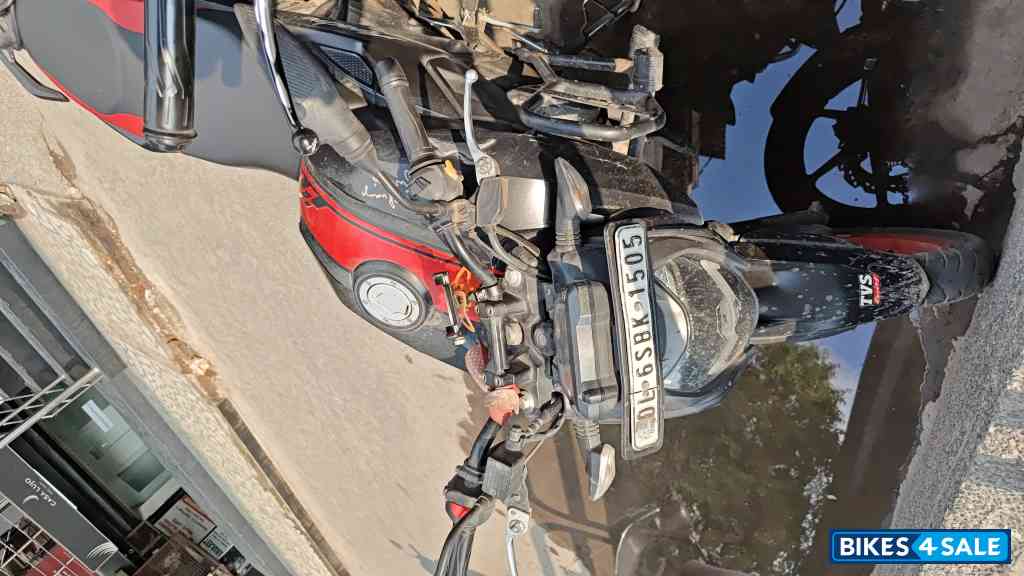 Black And Red TVS Apache RTR 160 4V Special Edition