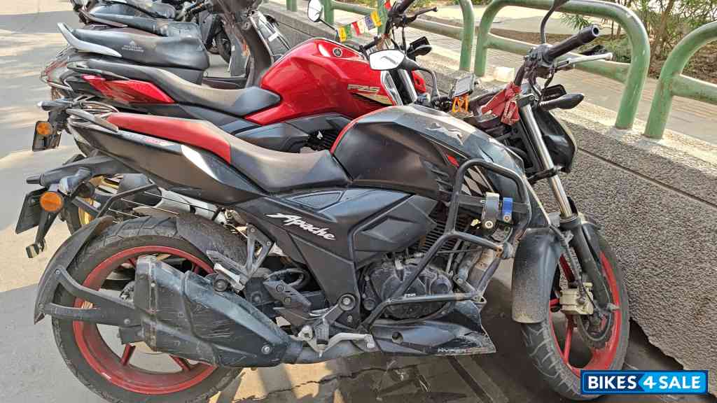 Black And Red TVS Apache RTR 160 4V Special Edition Black And Red TVS Apache RTR 160 4V Special Edition