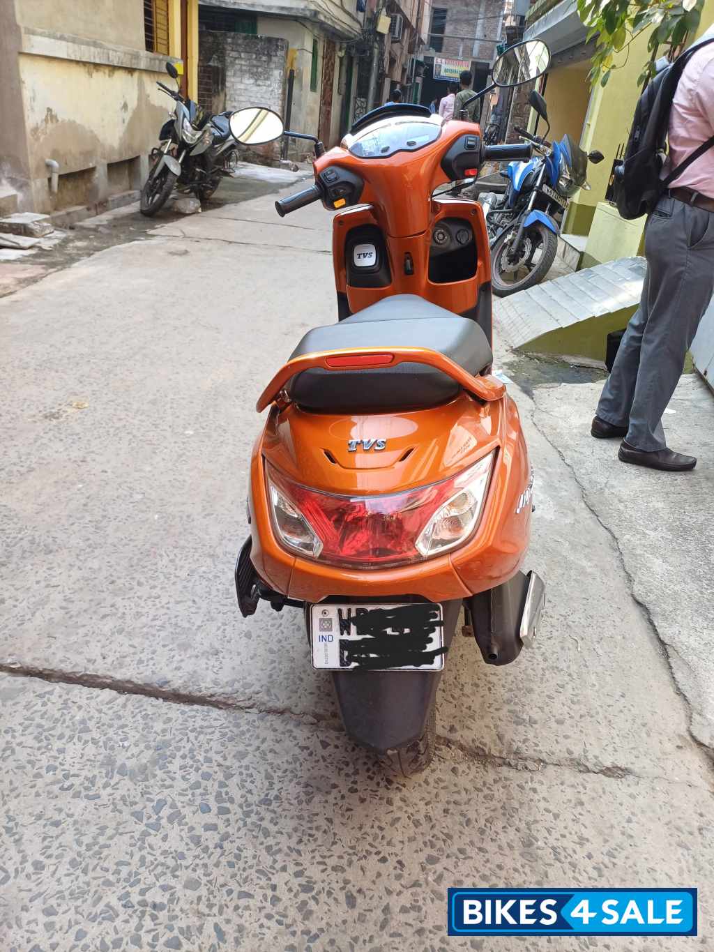 Orange TVS Jupiter 125 Orange TVS Jupiter 125