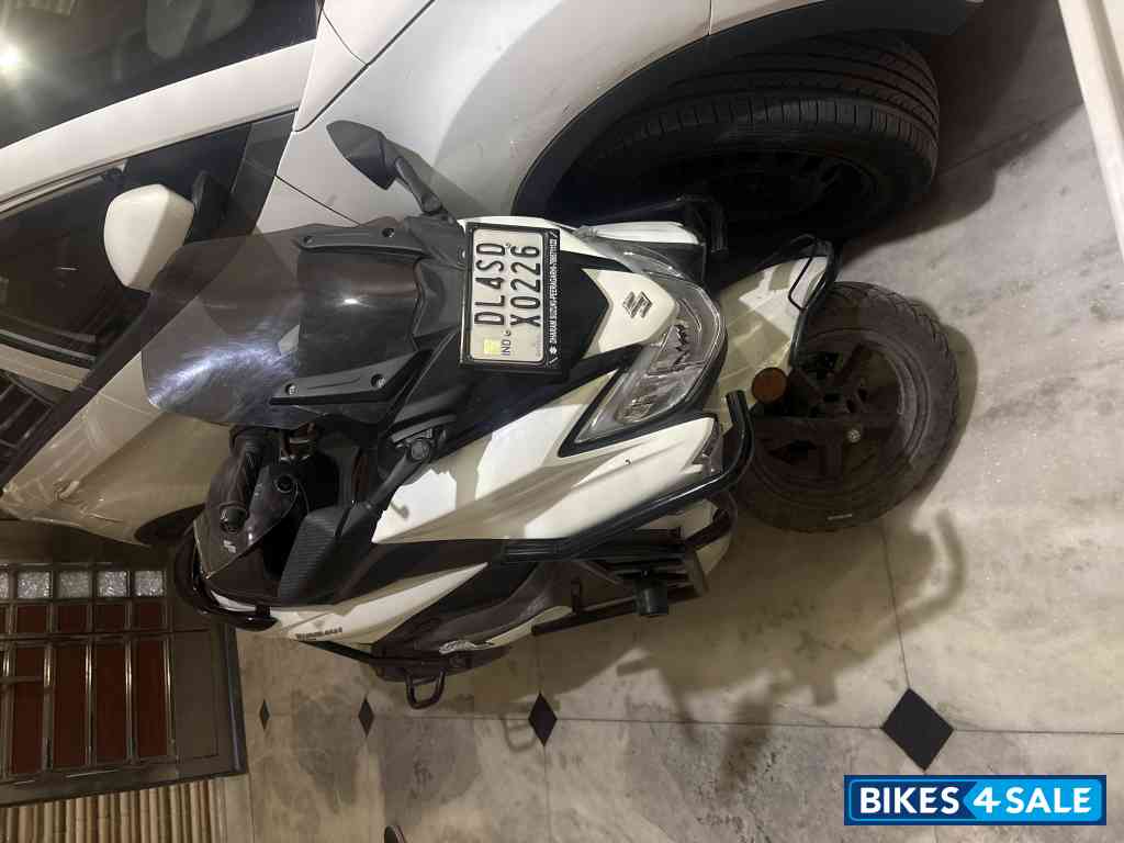 Suzuki Burgman Street Ride Connect Edition