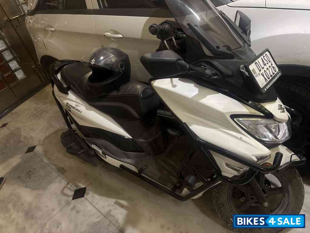 Suzuki Burgman Street Ride Connect Edition