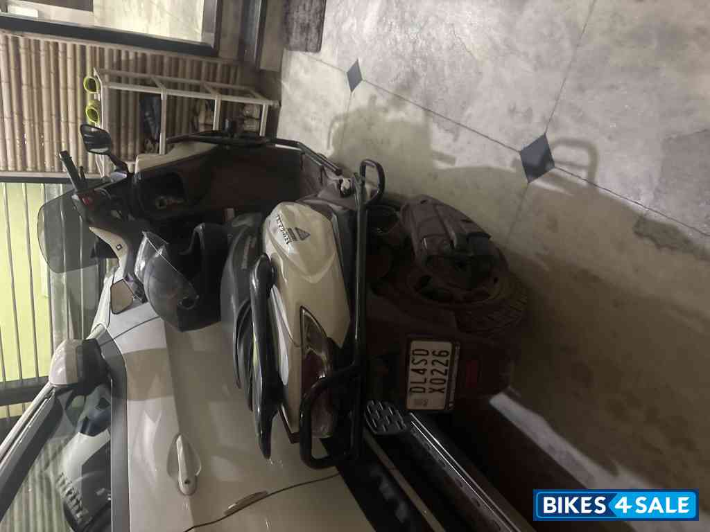 Suzuki Burgman Street Ride Connect Edition