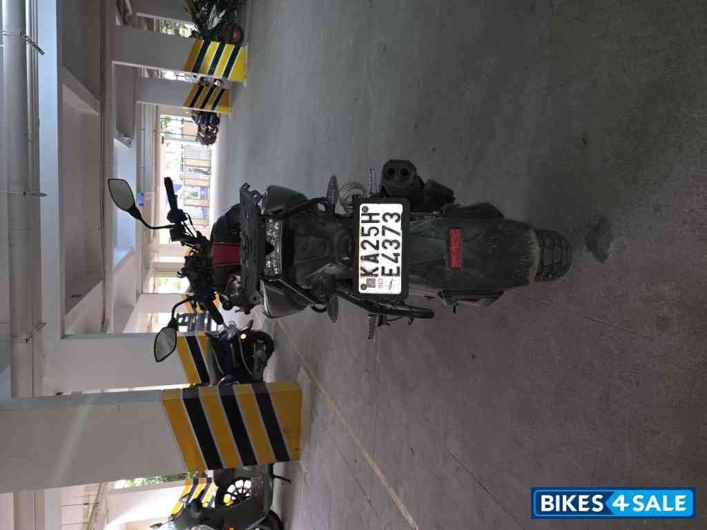 Black TVS Apache RTR 200 4V 2020