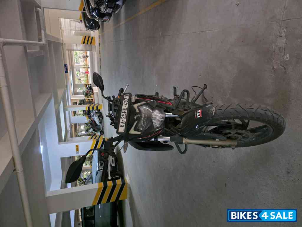 Black TVS Apache RTR 200 4V 2020