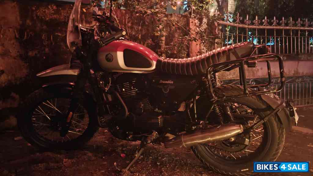 Yezdi Scrambler Dual Tone