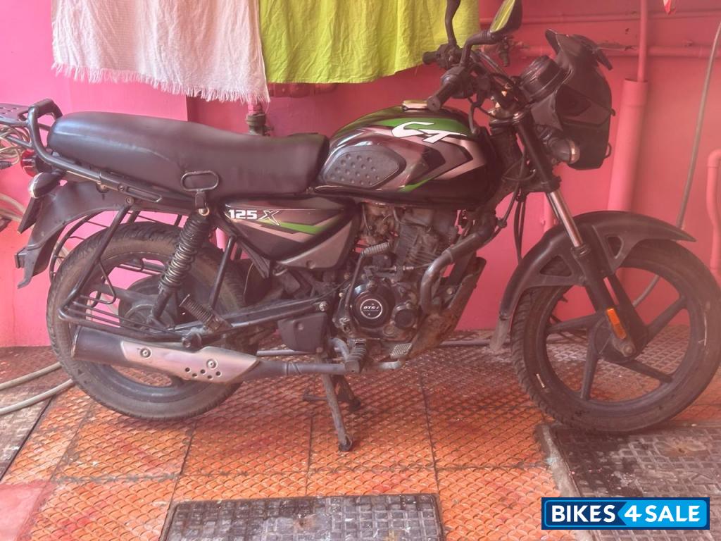 Black Bajaj CT 125X
