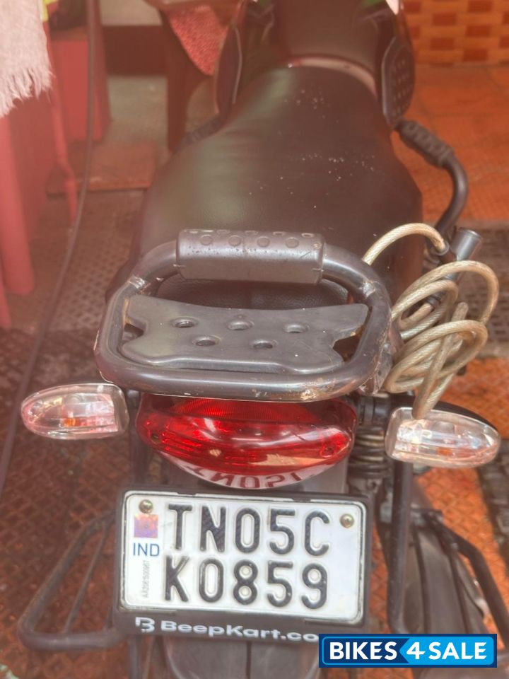 Black Bajaj CT 125X
