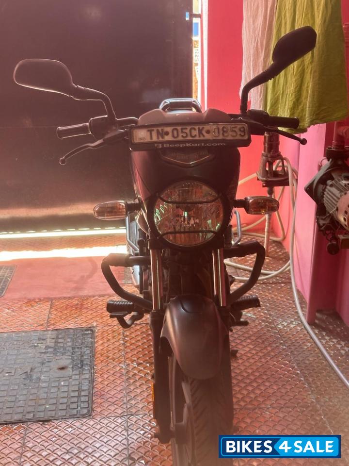 Black Bajaj CT 125X