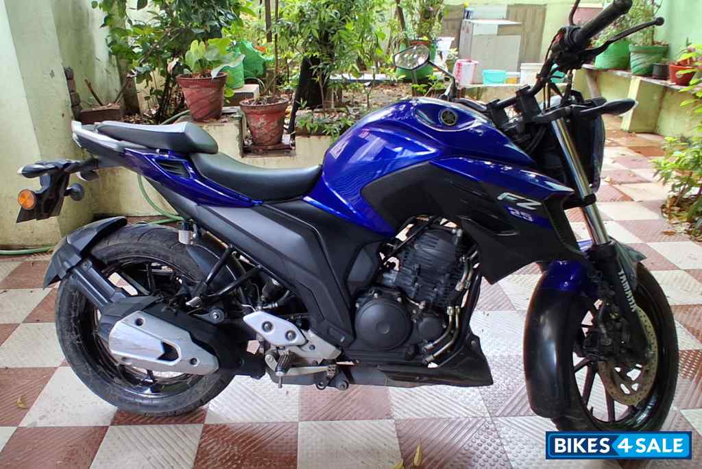 Blue Yamaha FZ 25 BS6