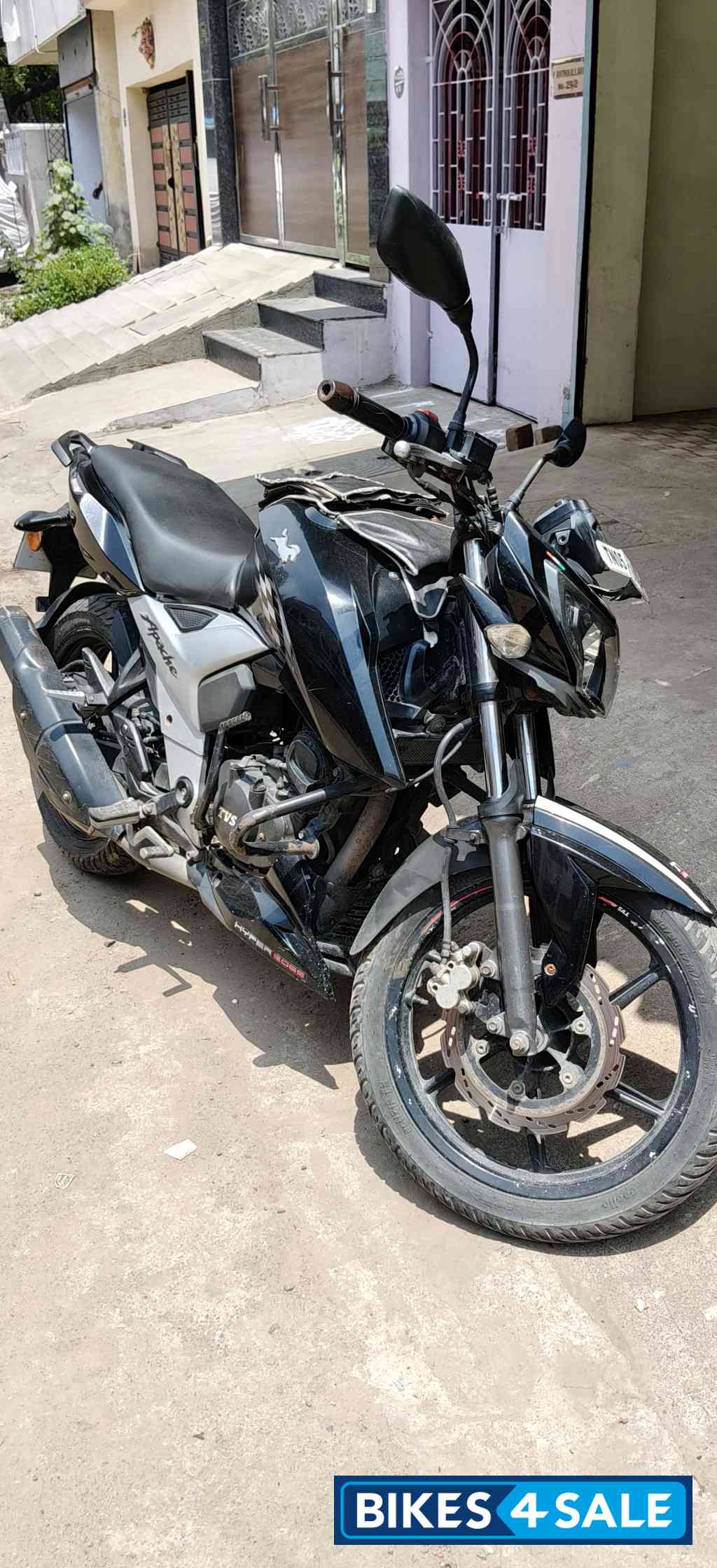 TVS Apache RTR 160 4V