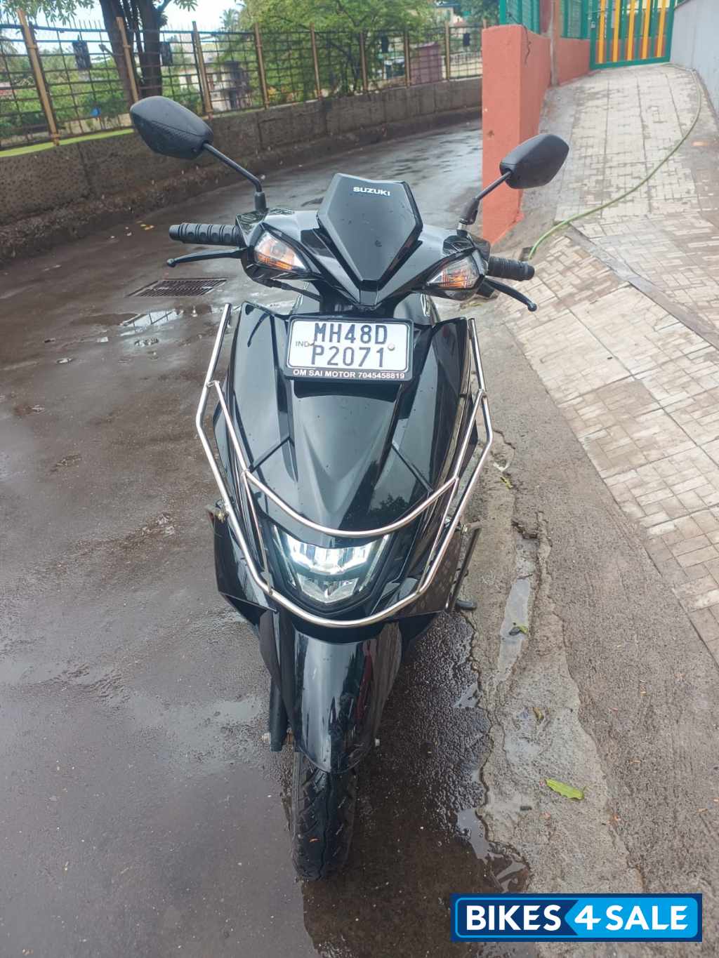 Black Suzuki Avenis 125 Ride Connect Edition Black Suzuki Avenis 125 Ride Connect Edition