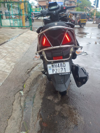 Black Suzuki Avenis 125 Ride Connect Edition