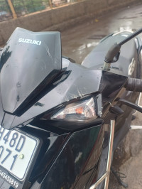 Black Suzuki Avenis 125 Ride Connect Edition