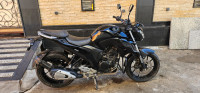 Black Yamaha FZ25