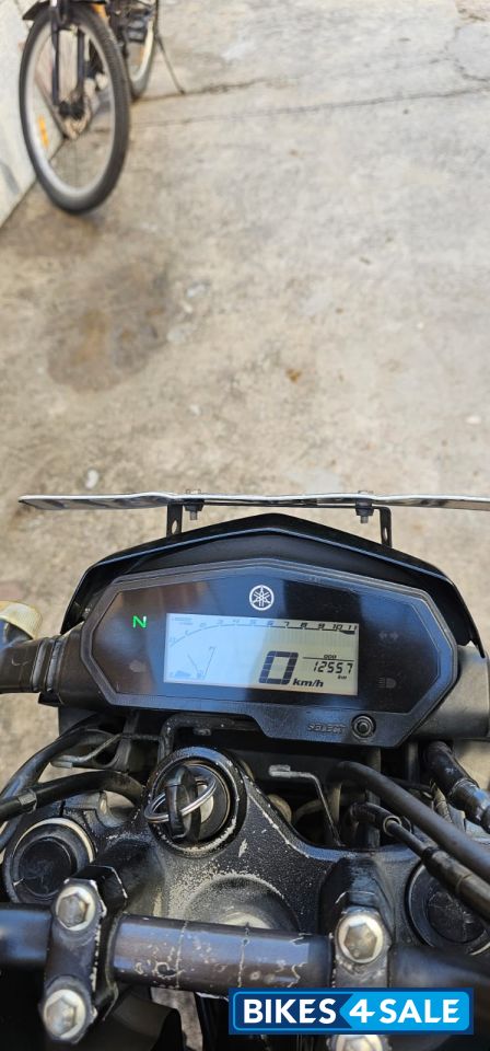 Black Yamaha FZ25
