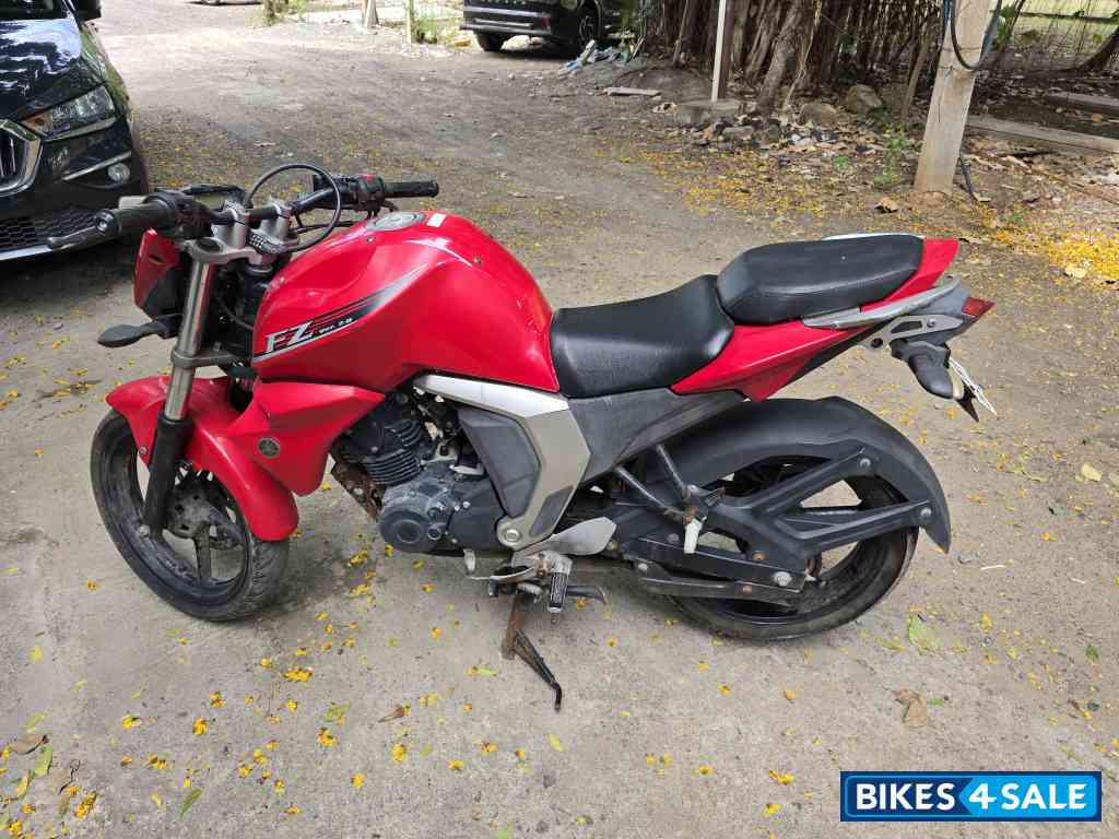 Yamaha FZ FI V2