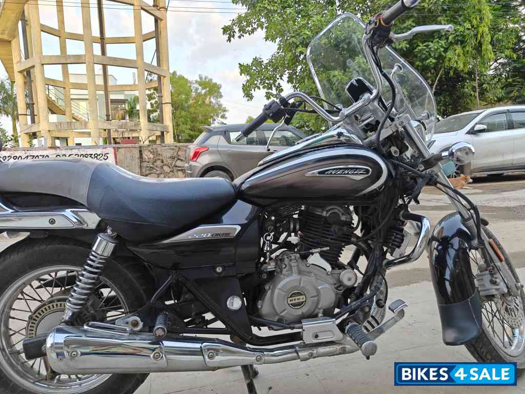 Bajaj Avenger Cruise 220