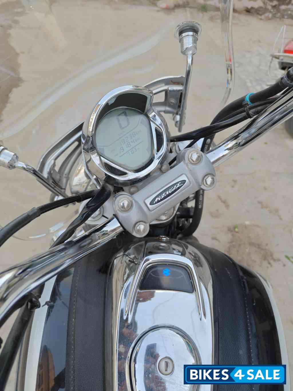 Bajaj Avenger Cruise 220