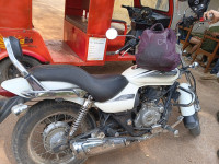White Bajaj Avenger Cruise 220