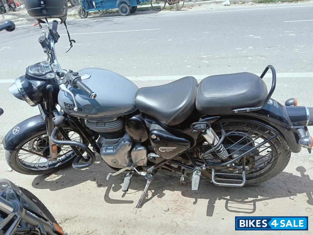 Royal Enfield Classic Gunmetal Grey Royal Enfield Classic Gunmetal Grey