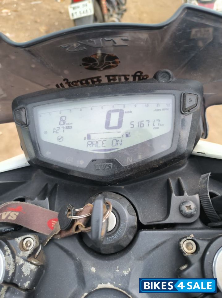 White TVS Apache RTR 200 4V White TVS Apache RTR 200 4V