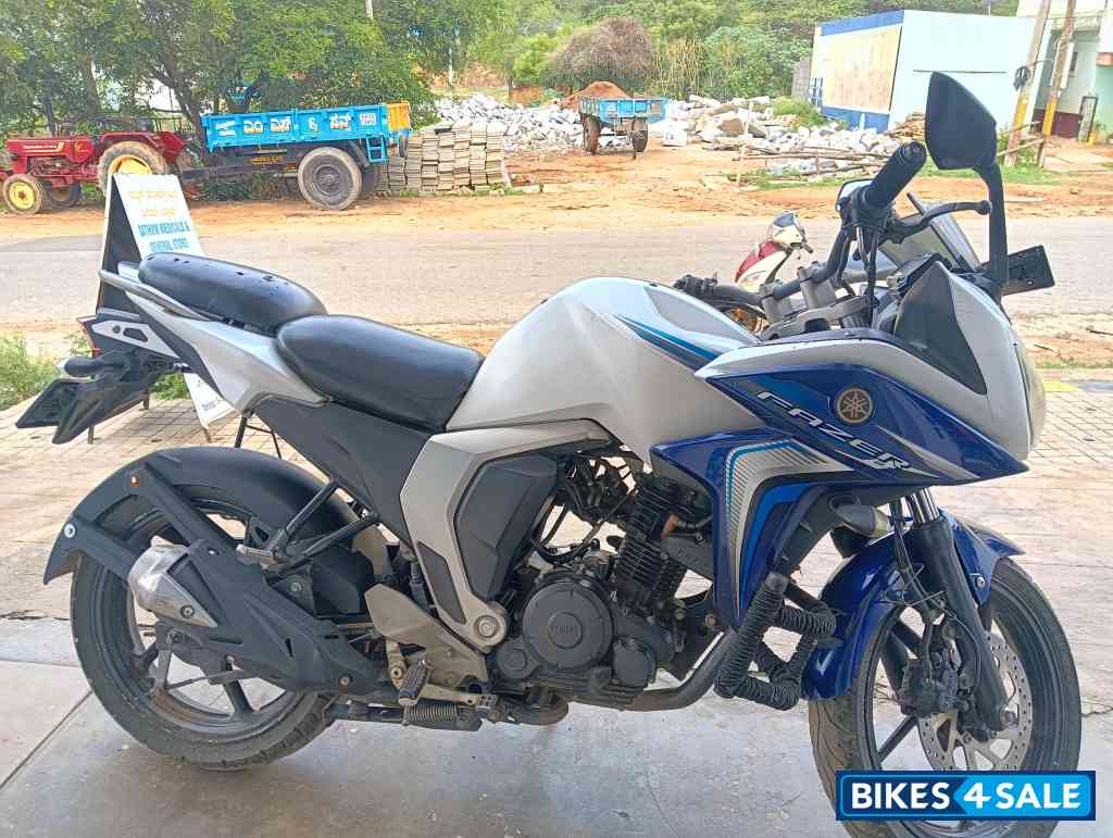 Yamaha Fazer FI V2