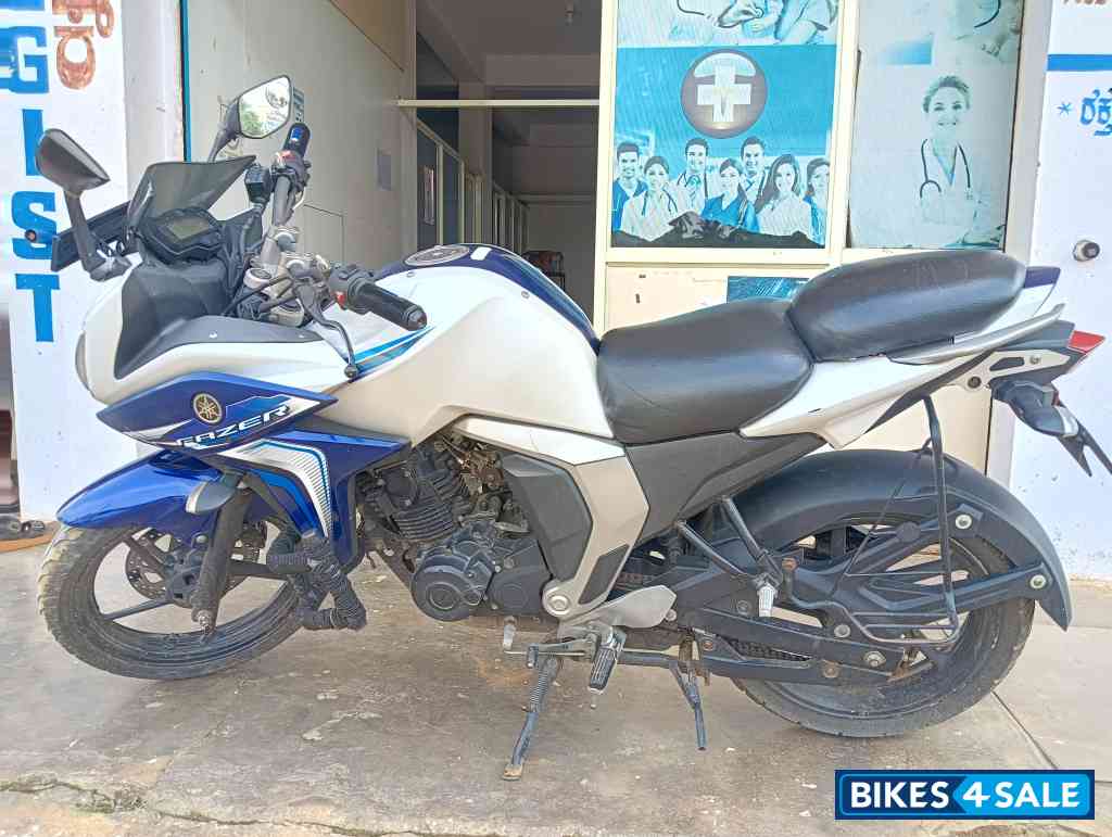 Yamaha Fazer FI V2