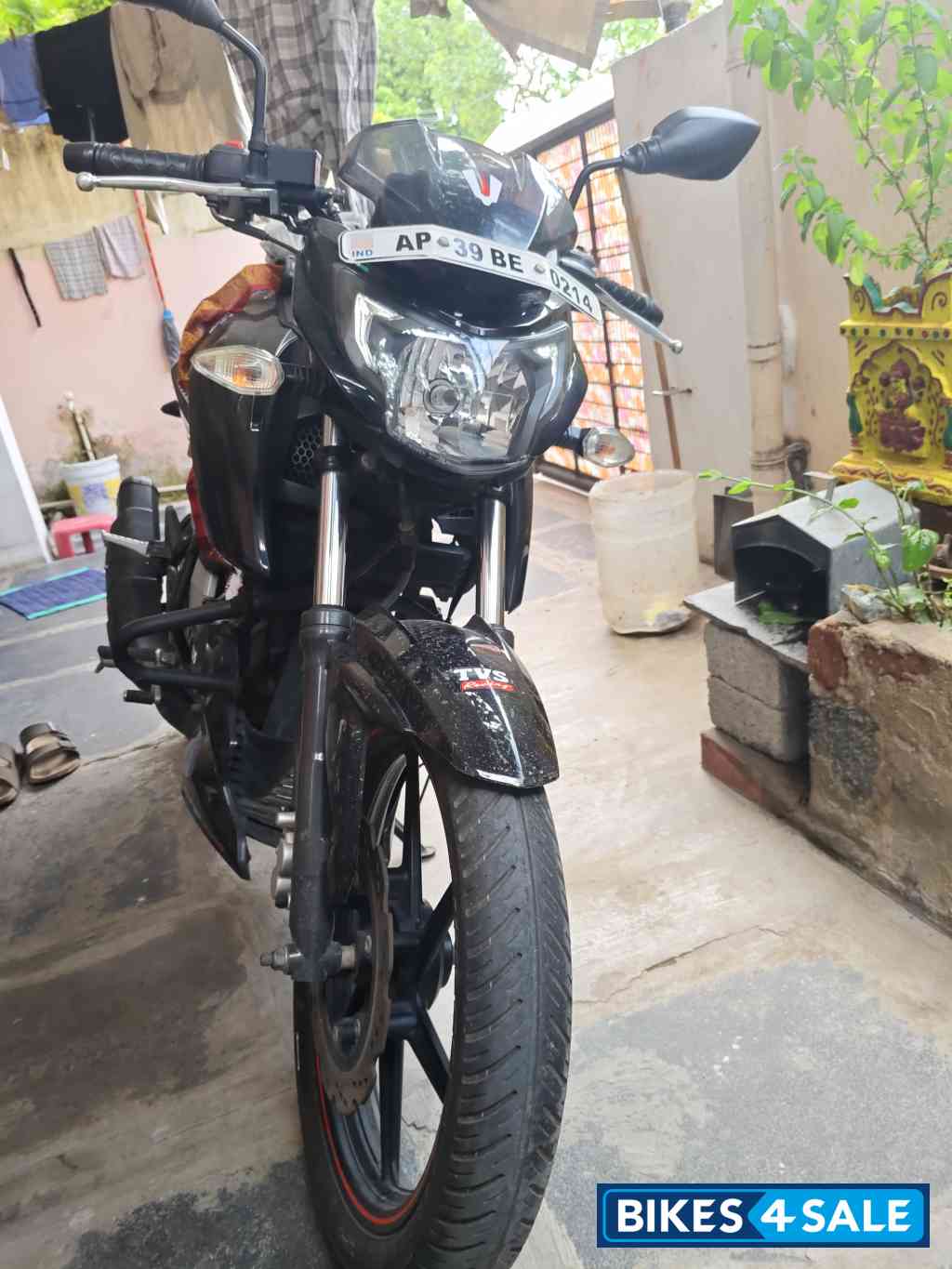 TVS Apache RTR 160 4V