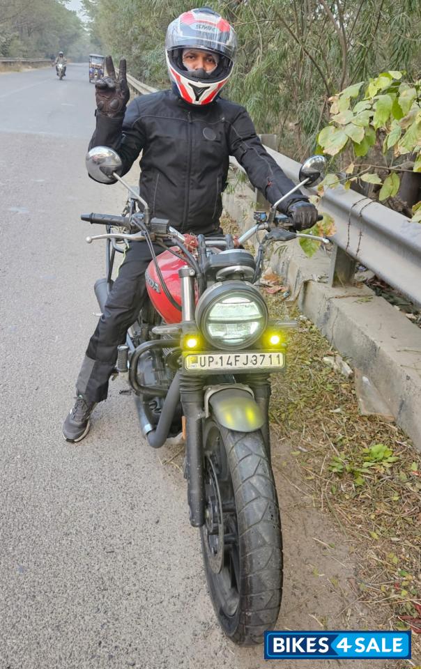 Red Honda CB350RS Red Honda CB350RS