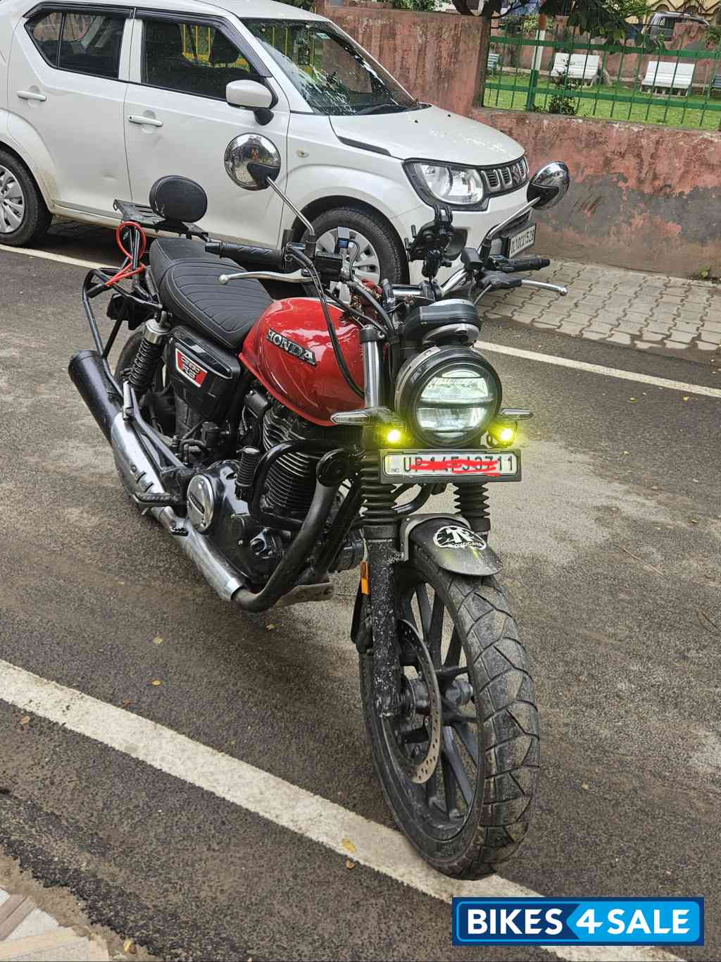 Red Honda CB350RS