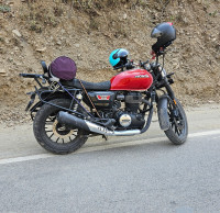Red Honda CB350RS