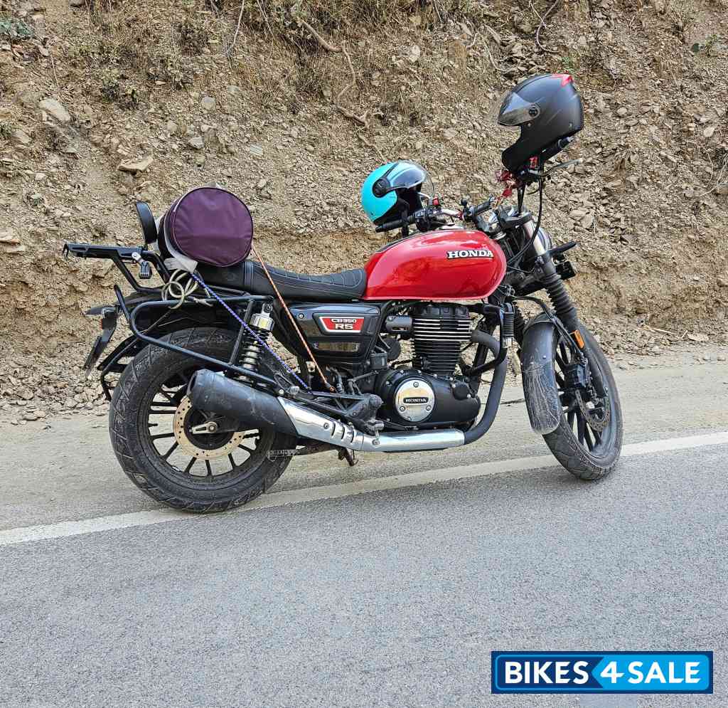 Red Honda CB350RS