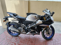 White Metallic C Yamaha R15M