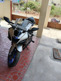White Metallic C Yamaha R15M